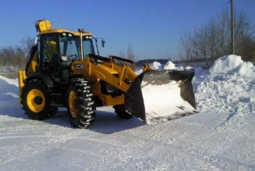 Уборка и вывоз снега спецтехникой стоимость услуг и где заказать - Санкт-Петербург