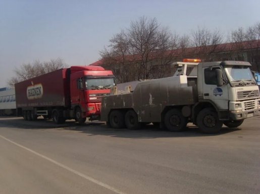 Эвакуация грузовой техники. Техпомощь стоимость услуг и где заказать - Санкт-Петербург
