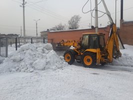 Уборка, чистка снега спецтехникой стоимость услуг и где заказать - Колпино
