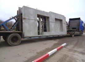 Перевозка бетонных панелей и плит - панелевозы